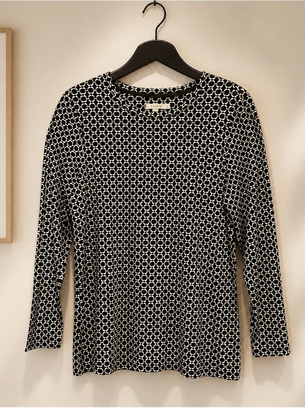 Chico’s ~ Black & White Geometric Long Sleeve Top ~ Size 2 (M/12)